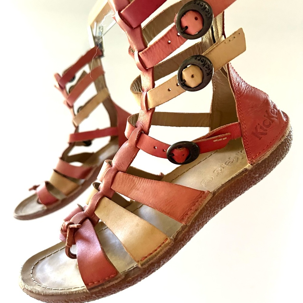 Kickers Red and Tan Strappy Leather Gladiator Sandals. Size US 10. EU 40.